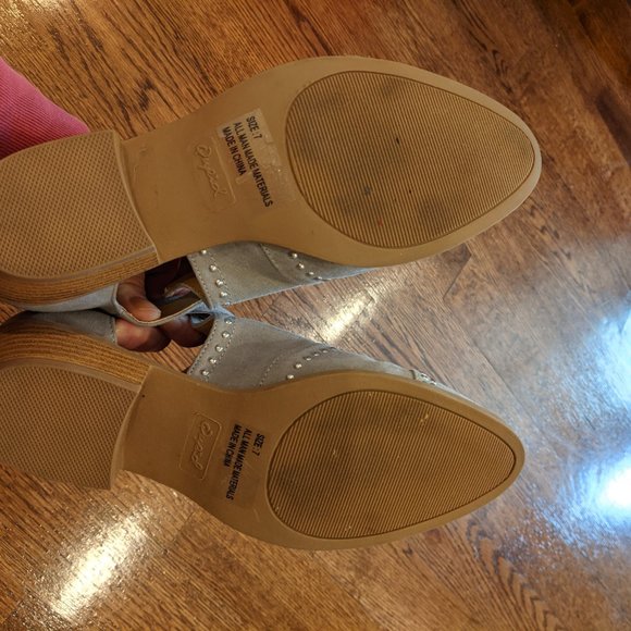 Qupid EUC Gray Studded Booties - Picture 2 of 3